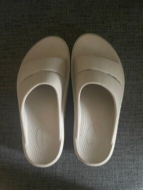 OOFOS Women’s Cream Slide Sandals - Cushioned Slip-On Comfort